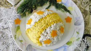 Создайте волшебство на новогоднем столе с помощью салата «Новогодний шар»