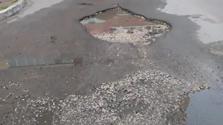 Жители Бежицкого района пожаловались на огромные ямы