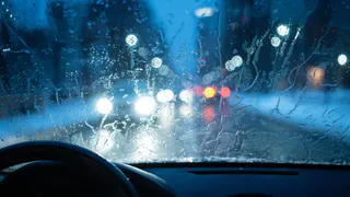 Замерзли форсунки омывателя: четыре очевидных и несколько дополнительных способов решить зимнюю проблему