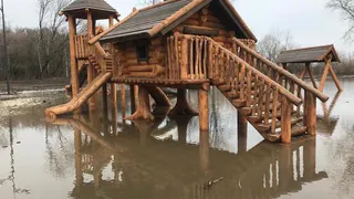 В Рязани в Лесопарке из-за половодья перекрыли проезд автомобилей к водоёму