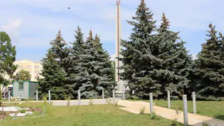 Во Владимире заканчивают благоустройство у стелы на перекрёстке Мира и Батурина