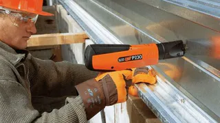 Из строительного пистолета в Челнах застрелился директор фирмы