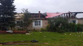 В одном из сел Челябинской области крыши домов сорвало ураганом