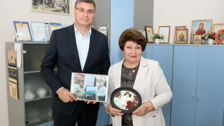 «Педагогическую легенду» Собинки с Днем учителя поздравил губернатор