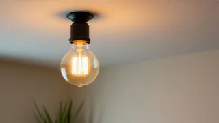 Плачу за свет в 2 раза меньше: сделал 1 хитрость - об этом молчат все коммунальщики