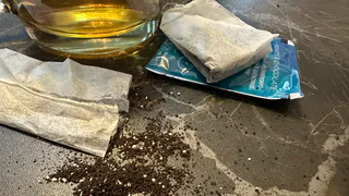 Уходя из дома, закидываю чайный пакетик в унитаз - пользуюсь волшебным советом опытной горничной