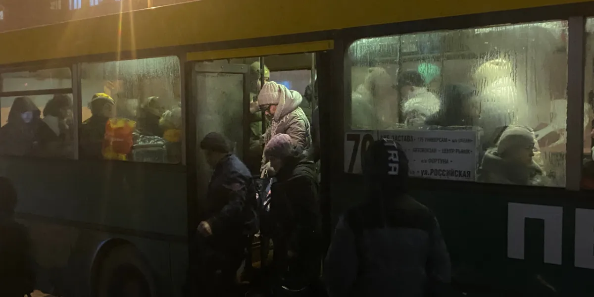 Рязанцы жалуются на водителя-хама, зажимающего людей дверями автобуса