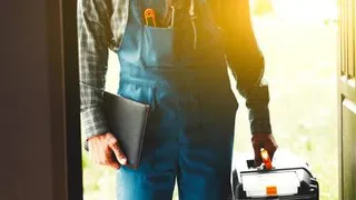 Бедность гонит россиян в ремонтные мастерские