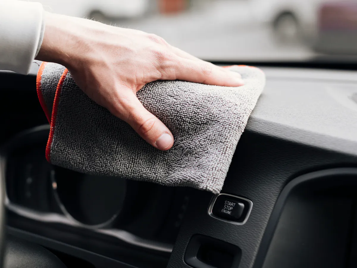 С 2 июня в каждом автомобиле необходимо иметь: вот зачем каждый водитель теперь обязан возить в салоне белое полотенце