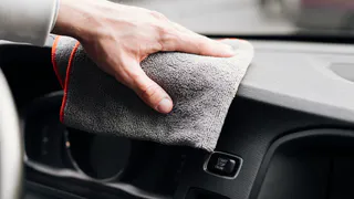 С 2 июня в каждом автомобиле необходимо иметь: вот зачем каждый водитель теперь обязан возить в салоне белое полотенце