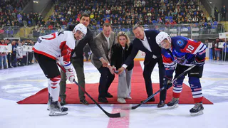 Павел Малков поучаствовал в открытии Ночной хоккейной лиги