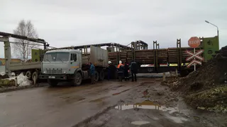 Магнитогорцы жалуются на опасные большегрузы: камни летят в лобовое стекло