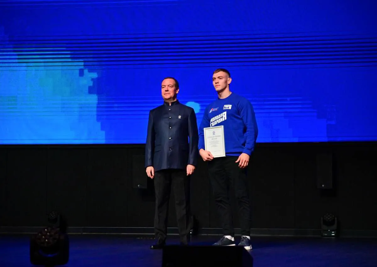 Пензенскому самбисту Илье Затылкину вручили высокую награду за достижения в общественной жизни