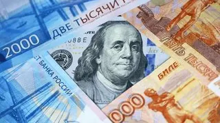 Все рухнет: эксперт рекомендовал не хранить сбережения в долларах