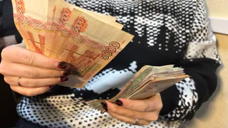 Для всех, кто хранит дома купюры 5 000 рублей - ждет важное изменение с 12 февраля