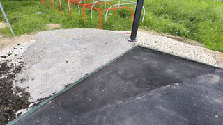 В Кольчугине подрядчик за свой счет переделал размытую дождями спортплощадку