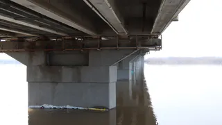 В Спасском районе перекрыли мост у Троицы из-за снижения воды в Оке