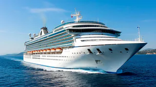 "Изначально всё было спланировано, как кидалово": как россиян обманывают на речных круизах из Питера - честный отзыв туриста