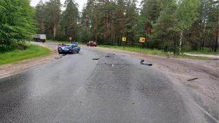 Под Рязанью утром 20 июня 37-летний водитель Hyundai Accent пострадал в ДТП с грузовиком S