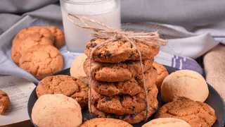 Пачка творога и 1 яблоко — на выходе получится гора вкусного печенья: готовится 20 минут, а съедается моментально