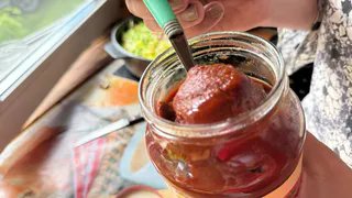 Горлодер готовлю литрами: Не киснет до весны - на праздничном столе закуска на вес золота