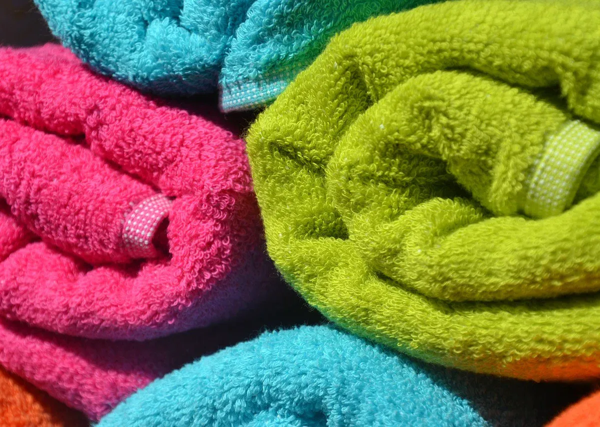 Кладу в стиралку — и про «дубовые» полотенца забываю: становятся мягкими и пышными, как облако