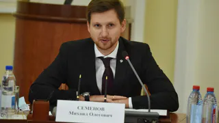 "Новая газета": Семенов крепко вцепился в кресло и не хотел подавать в отставку