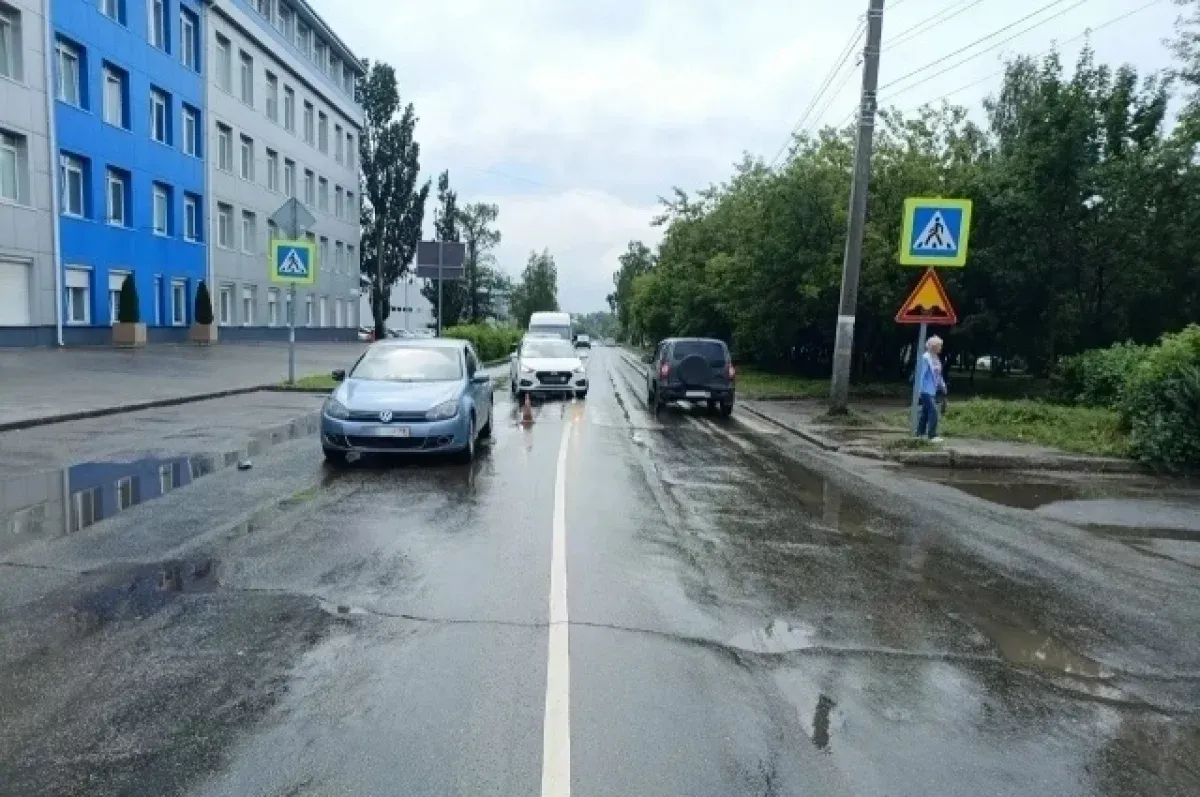 Водитель "Фольксвагена" сбил пешехода на зебре в Удмуртии