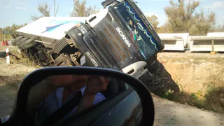 В Рязани из-за уснувшего водителя саратовская Scania улетела в кювет