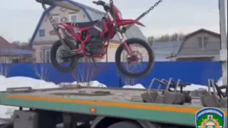 Казанские полицейские поймали 17-летнего экстремала на питбайке