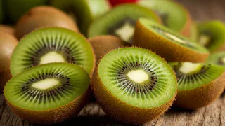 Ученые назвали самый полезный сок на лето — не яблочный, не апельсиновый, и в три раза полезнее морковного