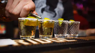 В Коми женщина получила удар по лицу из-за рюмки с текилой