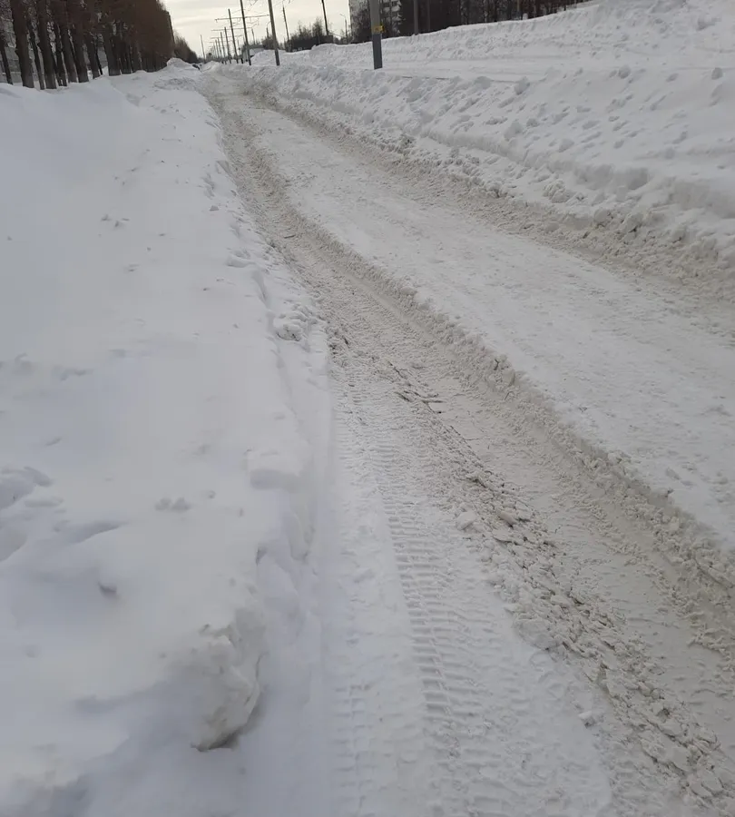 «Не можем выехать со двора, помогите!»