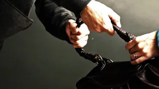 Грабёж: житель Нижнекамска напал на свою бывшую супругу и похитил её деньги