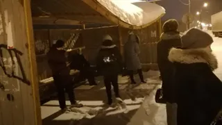 В Турлатове снег погнул крышу остановки