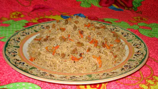 Липкая каша вместо блюда: всего одна ошибка превращает плов в "рис с мясом"