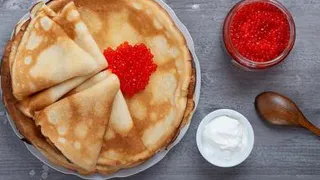 Врач сообщила, сколько блинов в день можно есть пожилому человеку