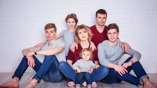 Семья Жаворонкиных из Пензы награждена медалью ордена «Родительская слава»