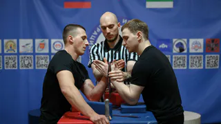 Усинцы приняли участие в соревнованиях по армрестлингу