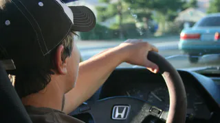 Водители категории "В" смогут получить еще одни права без сдачи экзамена - потребуется только 1 справка