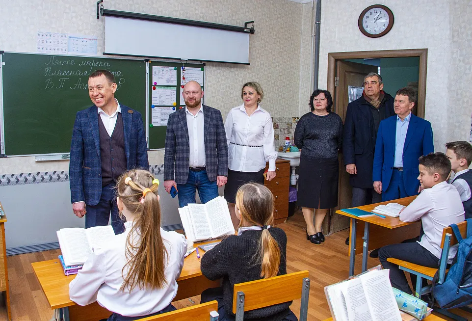 Детский сад, школа и Дом культуры