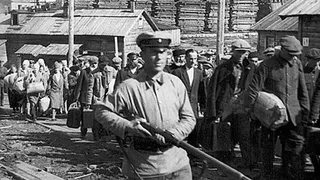 Потомки репрессированных при Сталине граждан начали получать компенсации