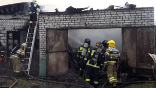 В с. Супонево сгорело два гаража