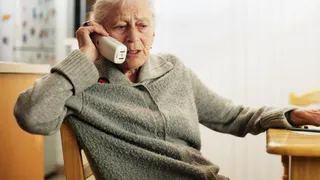 Известный психолог нарисовал портрет типичных жертв мошенников