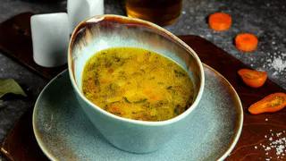 Как сварить кастрюлю щей всего за 100 рублей и 20 минут: вместо мяса секретный ингредиент