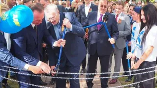 Жириновский перекусил цепь в Брянске