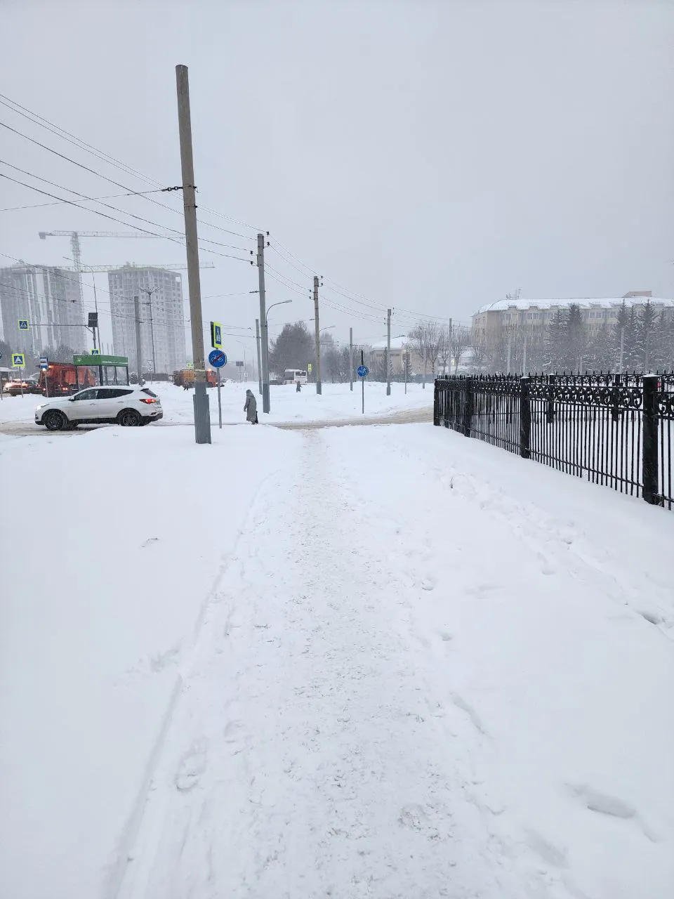 Забытые дворы, непроходимые тротуары: народная карта снежного беспорядка в Нижнекамске