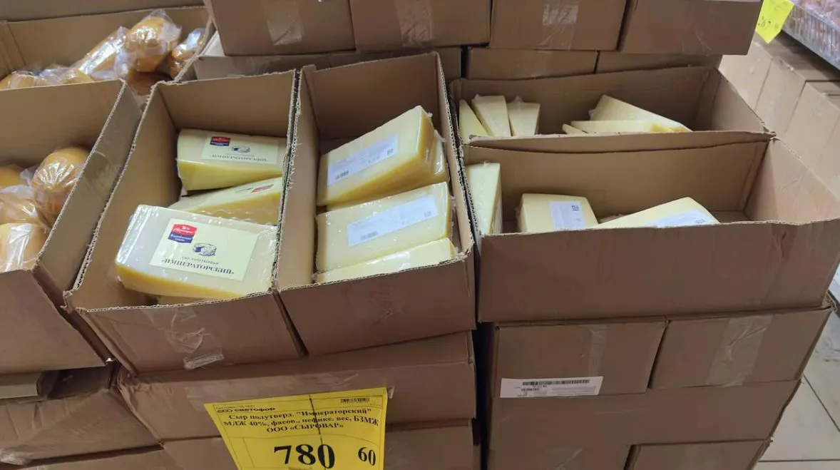 Как накрыть праздничный стол за копейки: крутые находки в "Светофоре" к Новому году - берите, не пожалеете