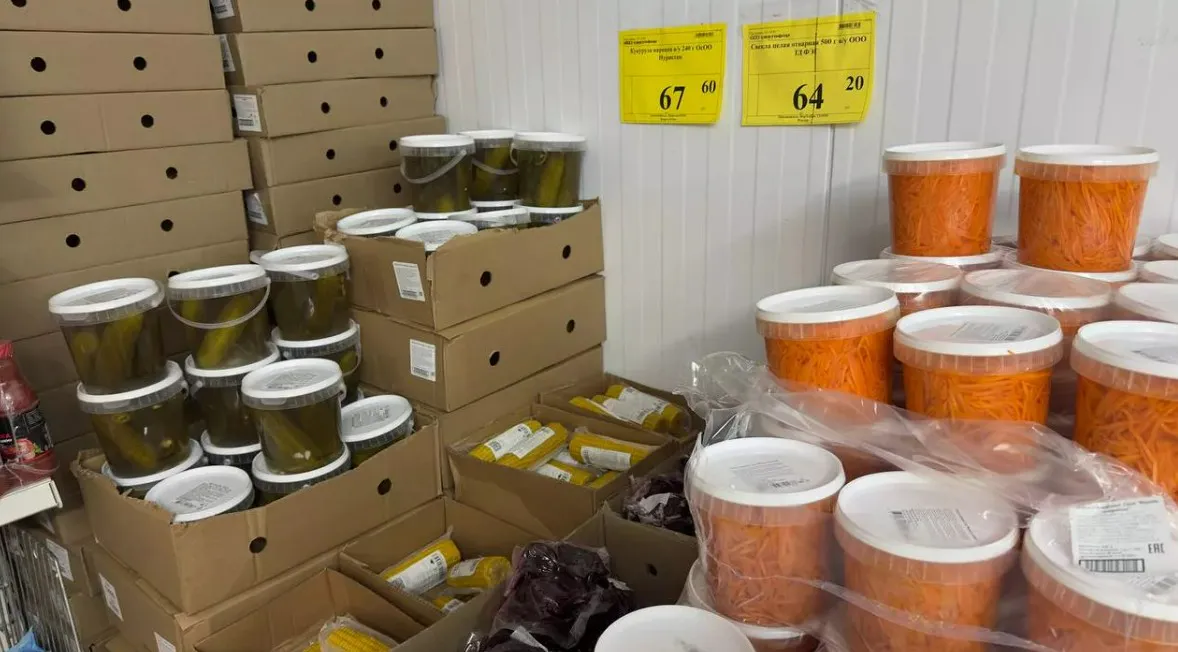 Как накрыть праздничный стол за копейки: крутые находки в "Светофоре" к Новому году - берите, не пожалеете