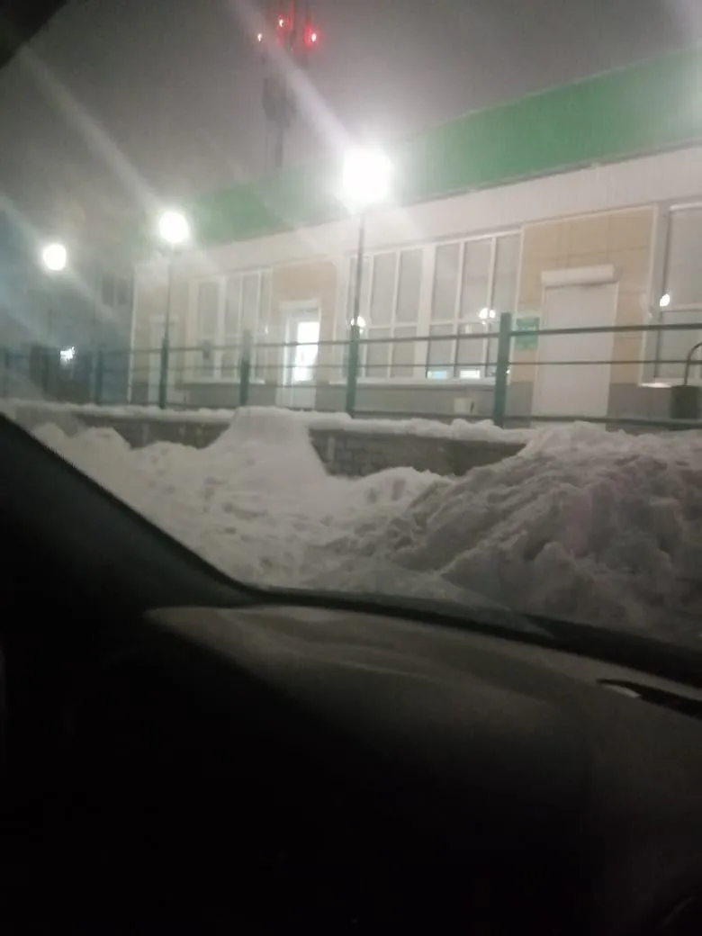 Забытые дворы, непроходимые тротуары: народная карта снежного беспорядка в Нижнекамске